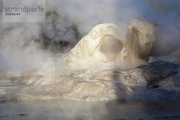 USA  Yellowstone Park  Grotte Geysir