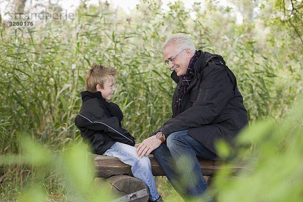 Großvater und Enkel