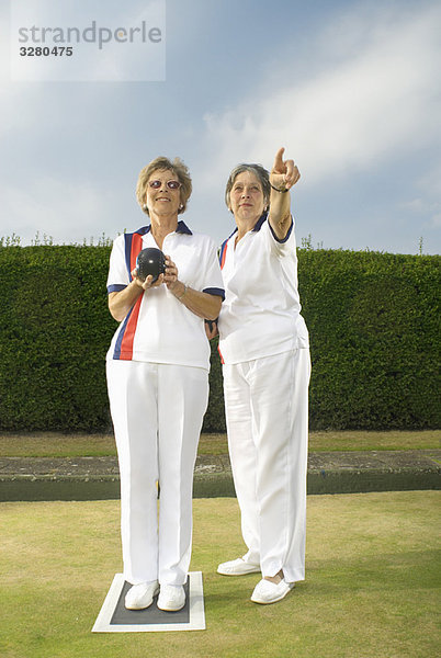 Bowlerinnen auf Grün