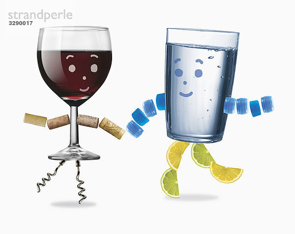 Gläser mit Wasser und Rotwein