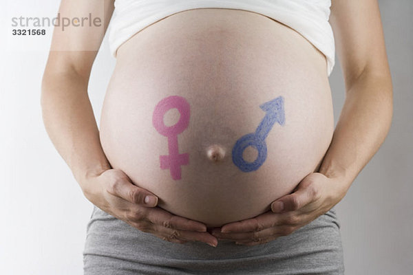 Symbole für Männchen und Weibchen auf einem schwangeren Bauch  Mittelteil  Schwerpunkt Bauch