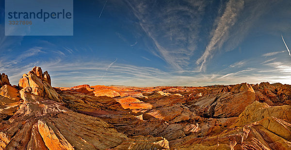 Sonnenuntergang im Valley of Fire State Park  Nevada  USA
