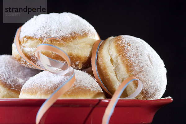 Krapfen in einer Schüssel  Detail