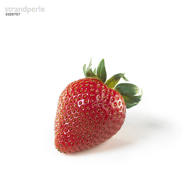 Erdbeere auf weißem Hintergrund