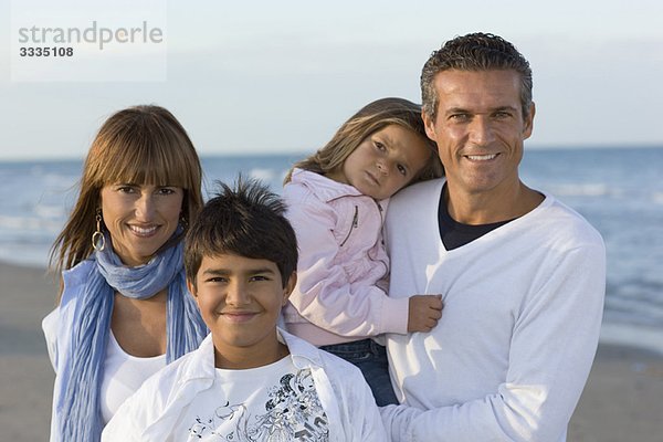 Familie am Strand.