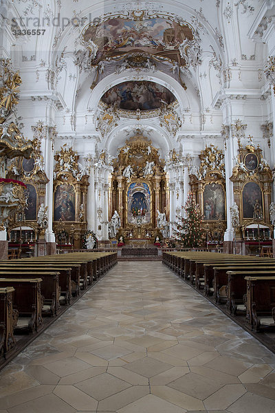 Innenraum einer Kirche  Dießen am Ammersee  Deutschland