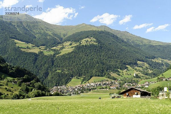 Blick auf Sankt Leonhard  Trentino Südtirol  Italien