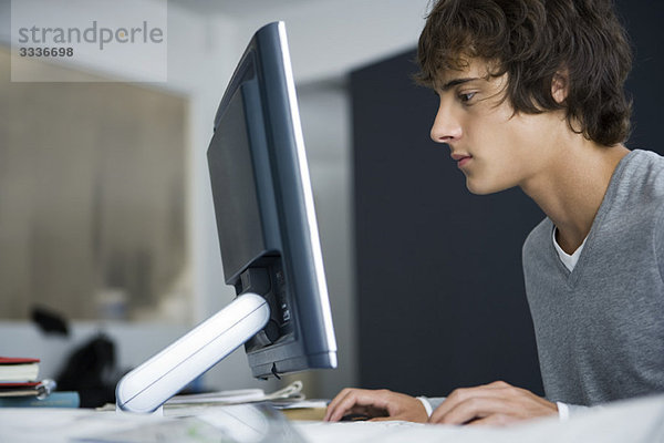 Student mit Computer