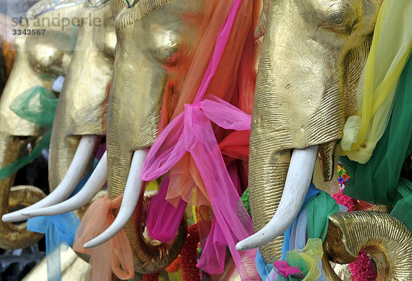 Vergoldete Elefantenskulpturen  Close-up