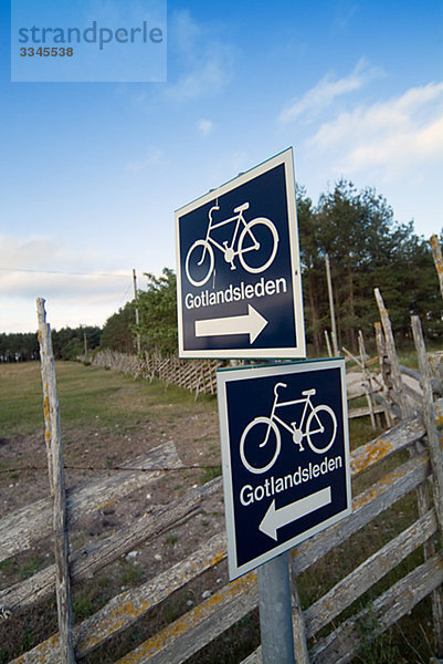 Cycleway Anzeichen von einem Zaun  Gotland  Schweden.