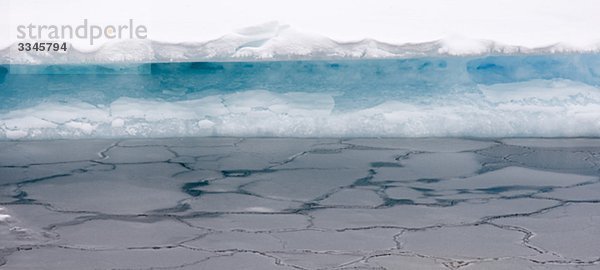 Muster von Eis und Treibeneis  Spitzbergen  Spitzbergen  Norwegen.