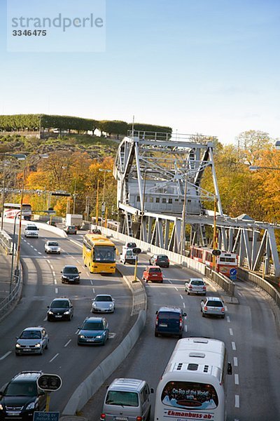 Datenverkehr auf einer Brücke  Stockholm  Schweden.