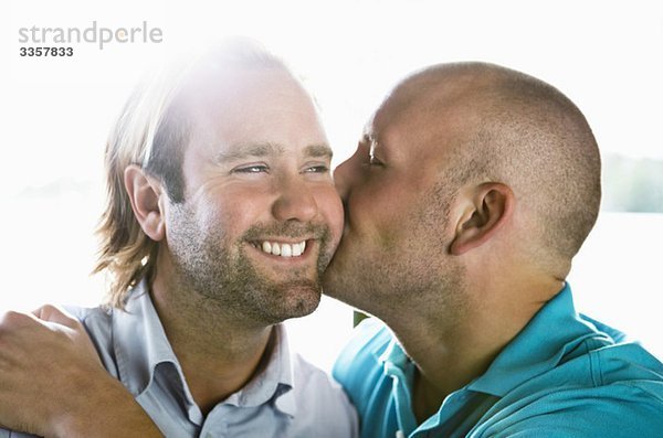 Zwei glückliche schwule Männer