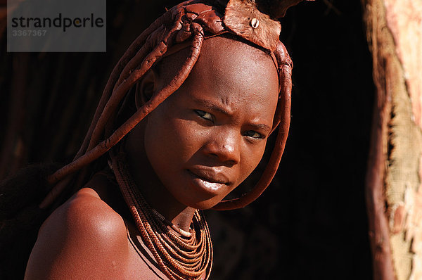 Himba Menschen  lokale  einheimischen  einheimischen  Native  Kaokoland  Region Kunene  Namibia  Afrika  Porträt  eine Person  Schmuck