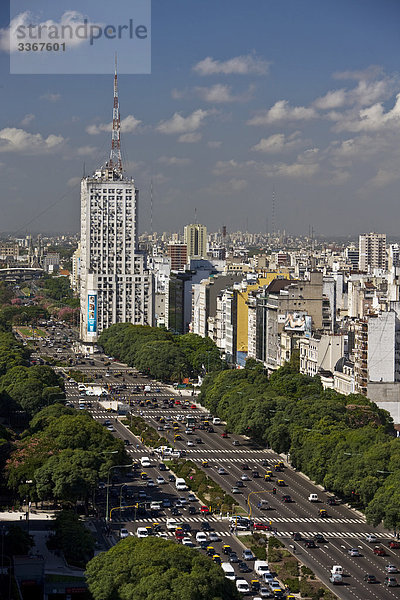 Buenos Aires Hauptstadt Gebäude Straße Stadt Großstadt Ignoranz Erhöhte Ansicht Aufsicht Argentinien Avenida 9 de Julio Allee Straßenverkehr