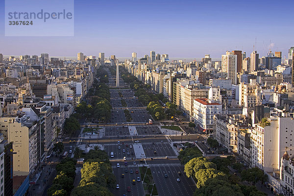 Buenos Aires Hauptstadt Gebäude Straße Stadt Großstadt Ignoranz Erhöhte Ansicht Aufsicht Argentinien Avenida 9 de Julio Allee Obelisk Straßenverkehr