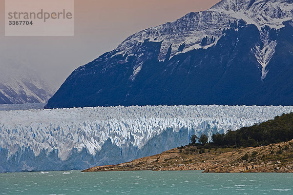 Argentinien  Südamerika  Amerika  Landschaft März 2009  Patagonien  Lago Argentino  See Perito Moreno  Perito-Moreno-Gletscher  Eis  UNESCO-Weltkulturerbe  Landschaften  Natur  Berge