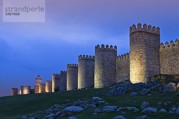 Spanien  Castilien  Kastilien  León Region  Stadt Avila Avila  Mauer  Stadtmauerrings  Festung  Türme  Romanisch (w.h.)