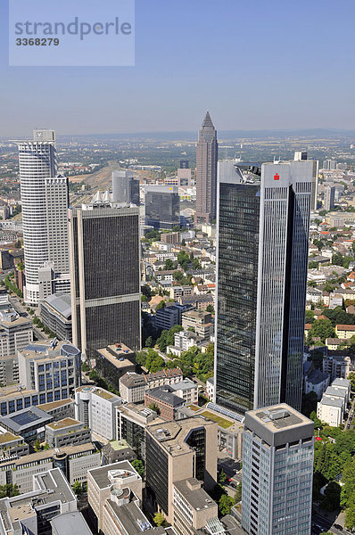 Blick Auf Messeturm Und Das Bankenviertel  Frankfurt Am Main  Hessen  Deutschland  Europa