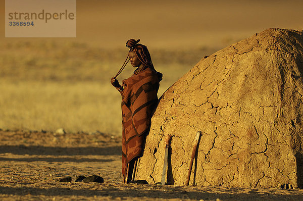 Himba  Frau  Dorf  Serra Cafema  Wilderness Safaris  Kunene Fluss  Kunene Region  Namibia  Afrika  Reisen  Natur