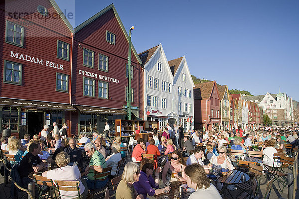Urlaub Wohnhaus Gebäude Reise Stadt Großstadt Restaurant Norwegen Straßencafe Bergen Skandinavien Tourismus