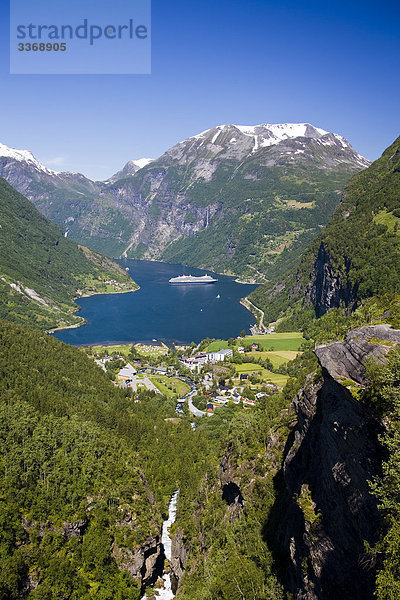 Norwegen  Skandinavien  Geiranger Fjord  Schiff  Geirangerfjord  Ansicht  kulturelle Erbe von Welt  Landschaft  Natur  Reise  Urlaub  Urlaub  Tourismus