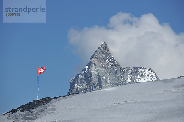 Gletscher  Eis  Berg  Alpen  alpine  Gipfel  Spitze  Punkt  Peak  Wallis  Schweiz  Schweiz  Europa  Bertol  Matterhorn  Cervin  Flagge  Banner  Flagge  flattern