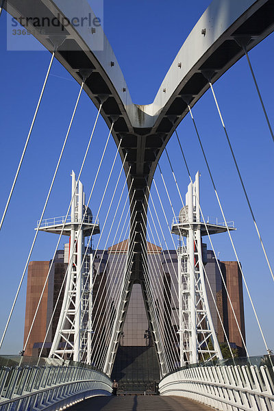England  Lancashire  Manchester  Salford Quays  Millenium Brücke