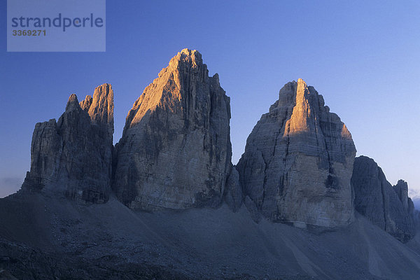 Europa  Italien  Südtirol  Dolomiten  Berge  Alpine  Alpen  Berglandschaft  Landschaft  Natur  drei Zinnen  Festungsmauer  Stimmung  Cliff  Cliff Punkte  Berg zeigen
