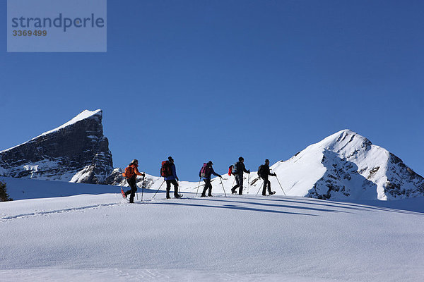 Landschaftlich schön landschaftlich reizvoll Schneeschuh Berg Winter 5 rennen Tagesausflug Kanton Bern Schneeschuhlaufen Schweiz Wintersport
