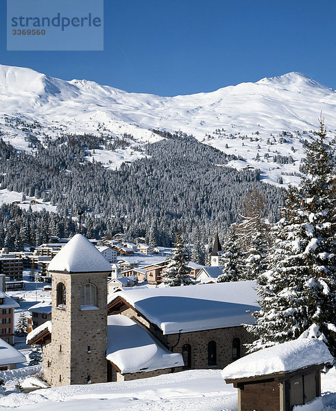 Landschaftlich schön landschaftlich reizvoll Winter Schnee Dorf Kanton Graubünden Lenzerheide Schweiz