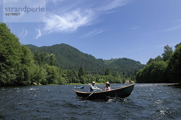 McKenzie River Drift Boot auf der McKenzie River  Blue River  Oregon  USA