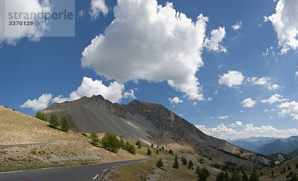 Col d ' Izoard  Casse Deserte  Briançonnais  Hautes-Alpes  Frankreich  Landschaft  Sommer  Berge  Hügel  Wolken  Frankreich  Horizontal