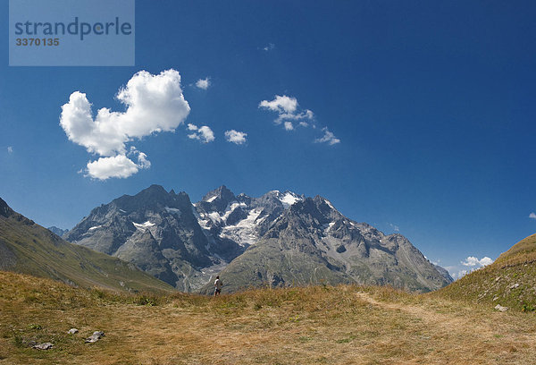 Col du Lautaret  La Meije  La Grave  Hautes-Alpes  Frankreich  Landschaft  Feld  Wiese  Sommer  Berge  Hügel  Menschen  Frankreich  Horizontal