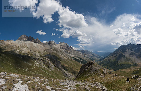 Col du Galibier  Le Monêtier-Les-Bains  Hautes-Alpes  Frankreich  Landschaft  Sommer  Berge  Hügel  Wolken  Frankreich  Horizontal