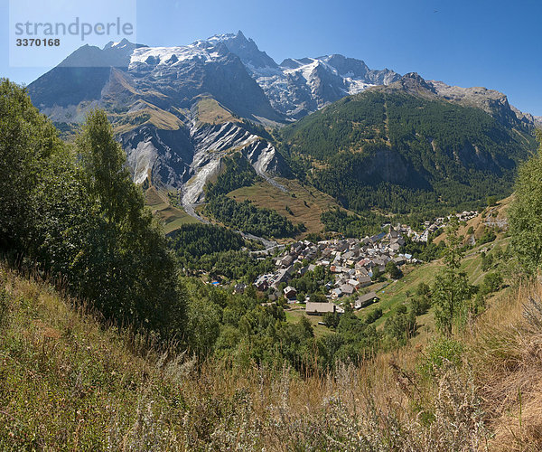 La Meije  La Grave  Hautes-Alpes  Frankreich  Stadt  Dorf  Feld  Wiese  Sommer  Berge  Hügel  Frankreich