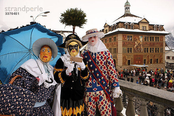 Karnevalskostüm Portrait Tradition Mensch Karneval Umzug umziehen ausziehen einziehen Maske Folklore schweizerisch Schweiz