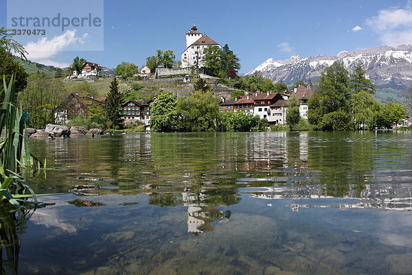 Landschaftlich schön landschaftlich reizvoll Buch Palast Schloß Schlösser See Dorf Taschenbuch schweizerisch Schweiz Werdenberg Gewässer