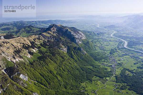 Landschaftlich schön landschaftlich reizvoll Berg fliegen fliegt fliegend Flug Flüge Vogelperspektive Natur Alpen Erhöhte Ansicht Aufsicht Luftbild Rheintal schweizerisch Schweiz
