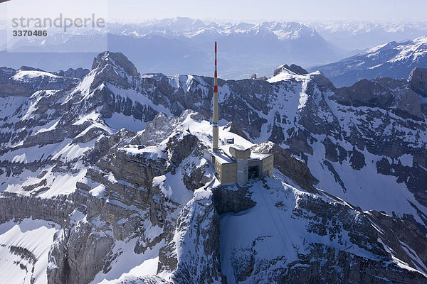 Landschaftlich schön landschaftlich reizvoll Berg Berggipfel Gipfel Spitze Spitzen fliegen fliegt fliegend Flug Flüge Vogelperspektive Natur Alpen Erhöhte Ansicht Aufsicht Luftbild Bergstation Schnee schweizerisch Schweiz