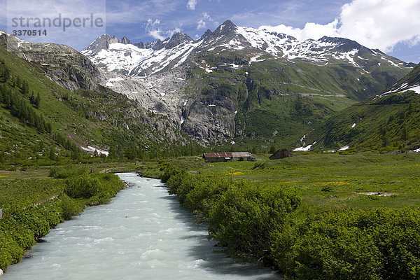 Landschaftlich schön landschaftlich reizvoll Berg Natur fließen Fluss Wiese Rhone schweizerisch Schweiz Kanton Wallis