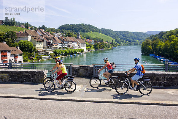Landschaftlich schön landschaftlich reizvoll 4 Fahrrad Rad Brücke fließen Fluss schweizerisch Schweiz Kanton Zürich Elektrofahrrad Ebike