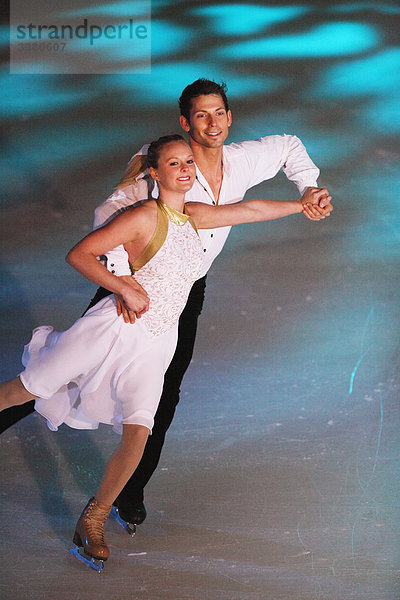 Eiskunstläufer Skating zusammen