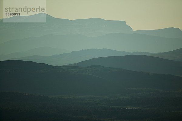 Ein Nebliger Berglandschaft  Schweden.