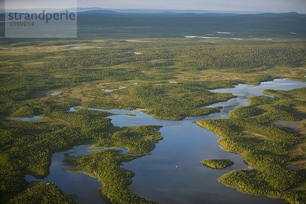 Seen in einer Waldlandschaft  Schweden.