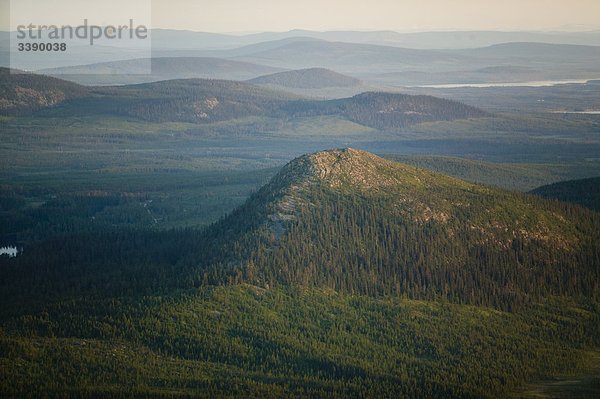 Blick über eine Berglandschaft  Lappland  Schweden.