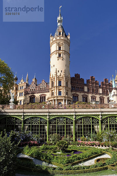 Schweriner Schloss mit Orangerie  Schwerin  Mecklenburg-Vorpommern  Deutschland