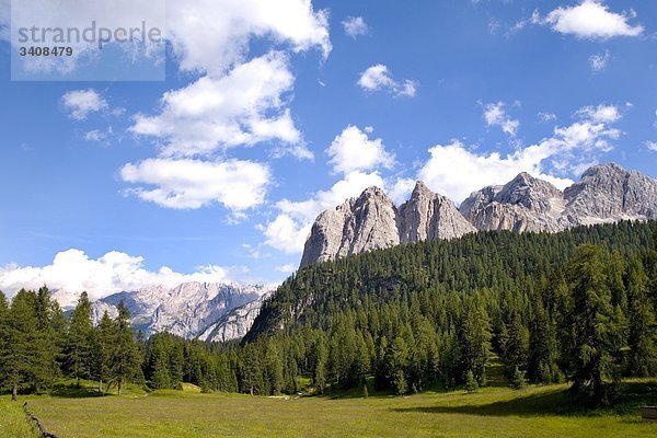 Blick auf Passo Tre Croci bei Cortina d Ampezzo  Venetien  Italien