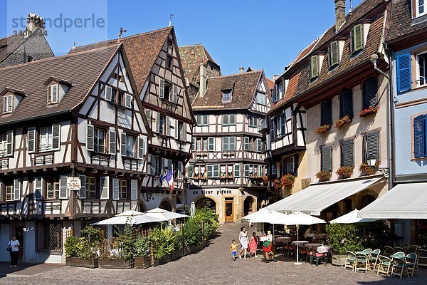 Fachwerkhäuser in der Altstadt von Colmar  Frankreich  Erhöhte Ansicht