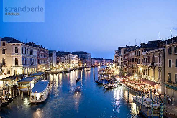 Boote auf dem Canale Grande  Venedig  Italien  Erhöhte Ansicht